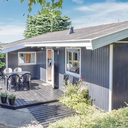 Three Bedroom Holiday In Ebeltoft