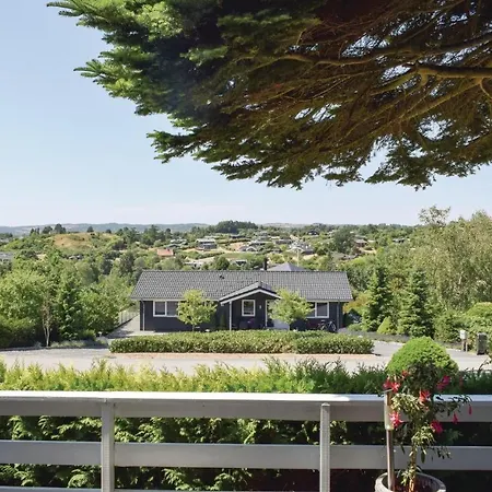 Three Bedroom Holiday In * Ebeltoft