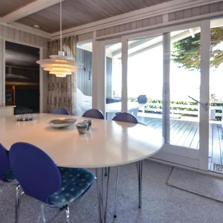 Vakantiehuis Three Bedroom Holiday In *